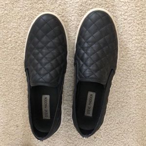 Steve Madden slip on